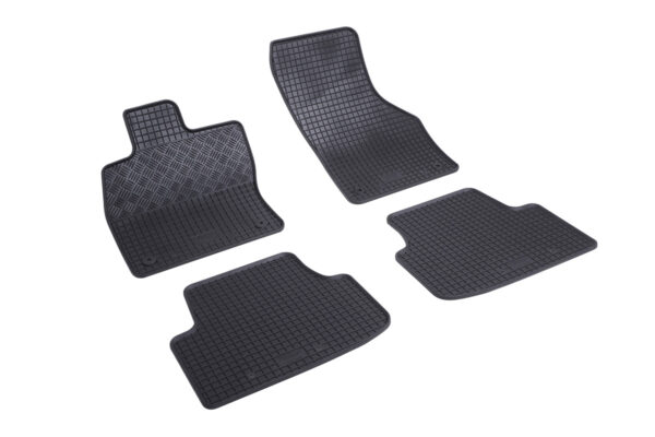 Rigum kummist automattid VW Golf VIII Variant 21-