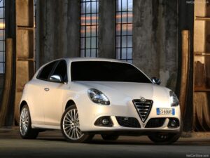 Materiāls auto paklājiņi ALFA ROMEO GIULIETTA LIFT 2014>