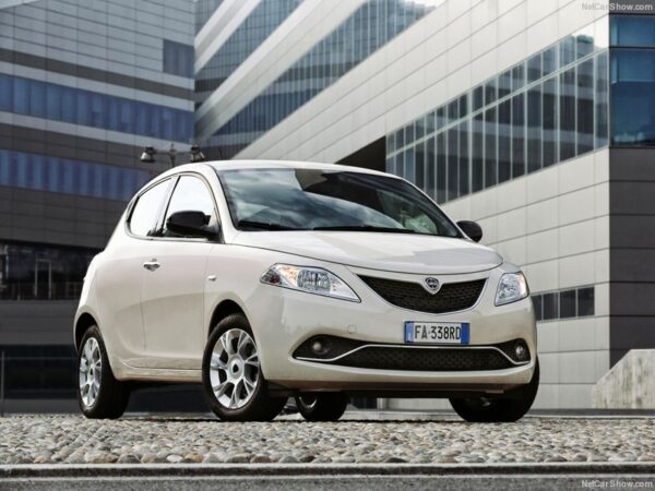 Materjalid auto matid LANCIA YPSILON 2015>