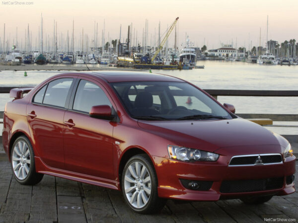 Materiaalsed autojalatsid MITSUBISHI LANCER 2007-2011 jaoks