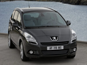 Auto paklājiņi PEUGEOT 5008 I 2010-2016